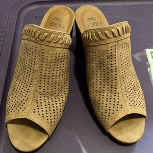 Sonoma slip in heels 🤎